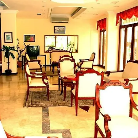 Palace فندق 2*